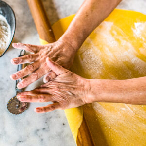 Kookatelier pasta maken op een wijngaard bij Bologna