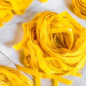 Kookatelier pasta maken op een wijngaard bij Bologna